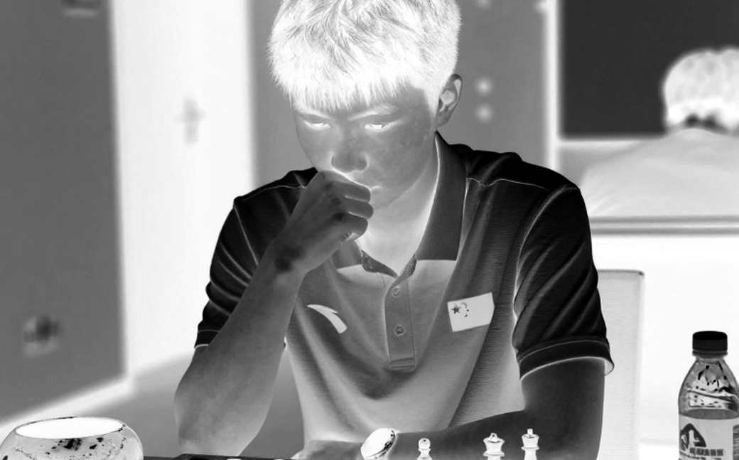 ChessBase Magazine #225: Khi bìa hứa một ván Sicily, ruột lại kể chuyện Prague