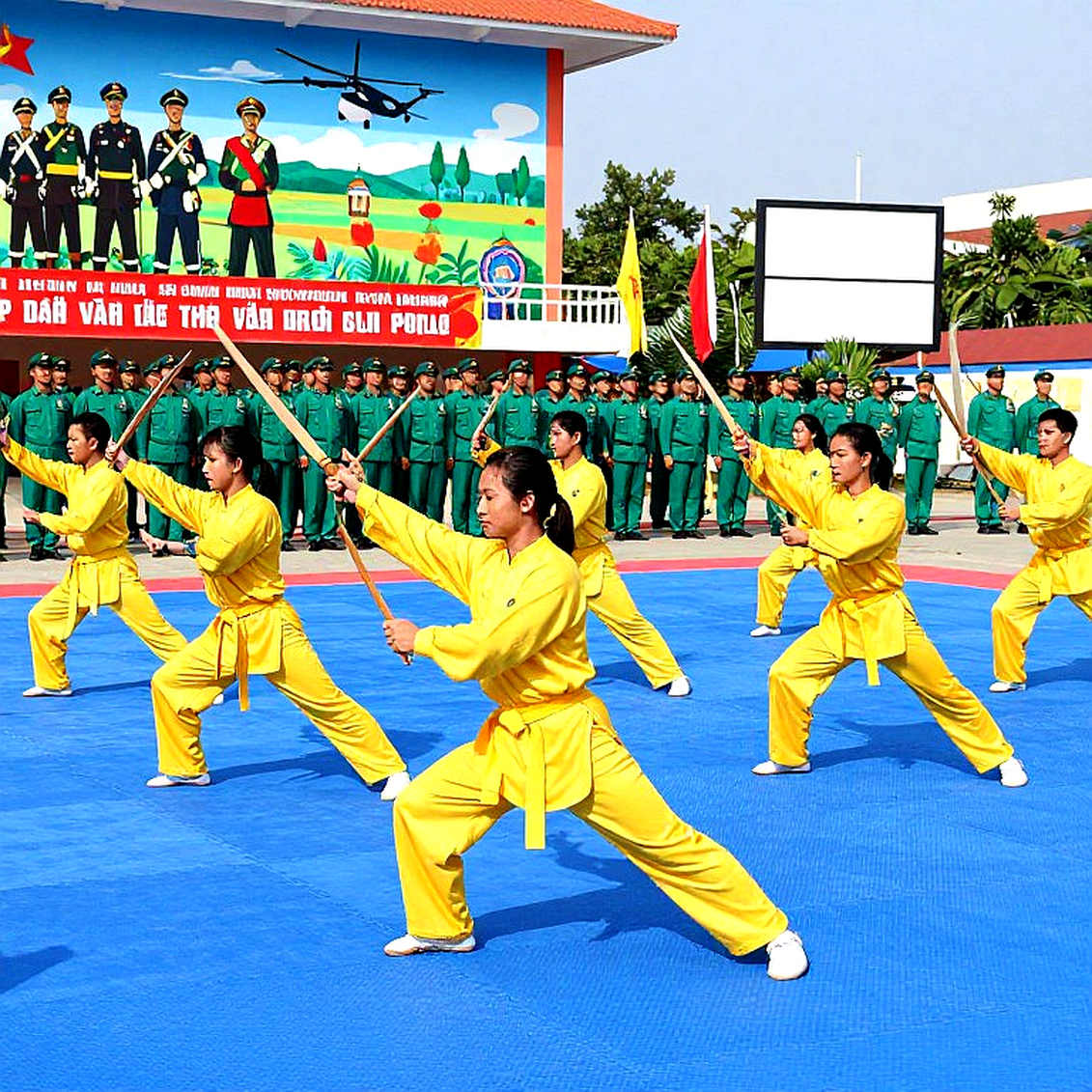 Chiếc đai không người giữ: 27 lần đổi chủ và cách UFC quản trị hạng nặng Chiếc đai không người giữ: 27 lần đổi chủ và cách UFC quản trị hạng nặng