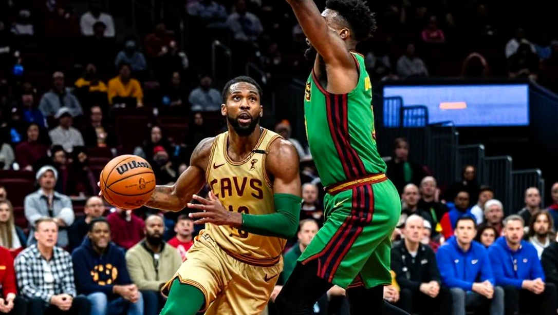 Đêm Miami thì thầm: Khi Giannis học cách trở thành Magic, và Pat Riley ngồi đó nhìn