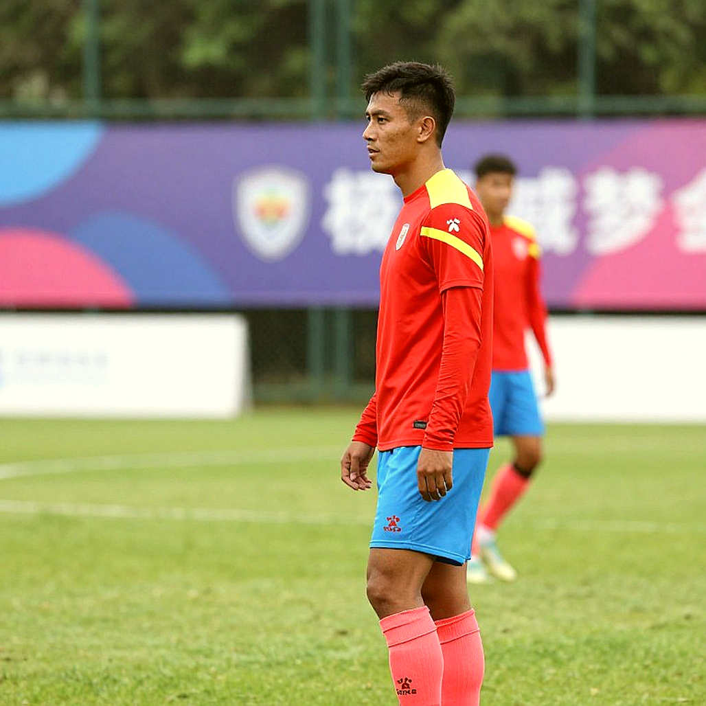 Xuân Son gãy trục, Minh Hoàng 19 tuổi lĩnh ấn: Việt Nam thắng Philippines nhờ một pha dội người, và Thái Lan sẽ không dội giúp lần thứ hai