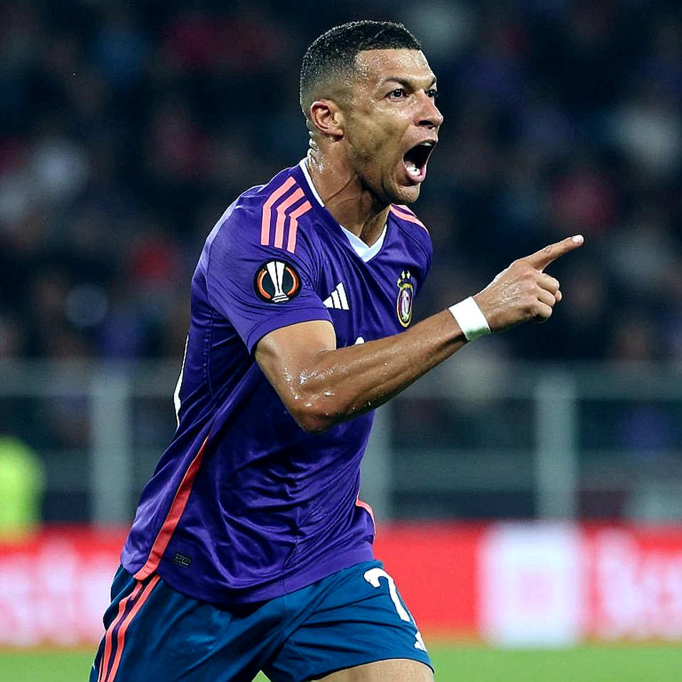 Man United sút nhiều hơn Arsenal 30 lần nhưng ghi ít bàn hơn: khác biệt nằm ở độ an toàn đường chuyền, không ở may mắn