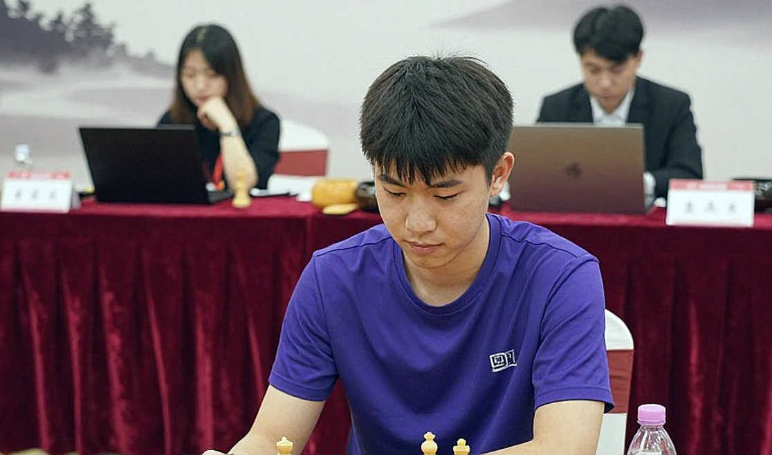 Ván cờ Jacobson - Vakhidov ở UzChess Cup: Một nước đi, hai cái tên, và khoảng trống dữ liệu của cờ vua hiện đại