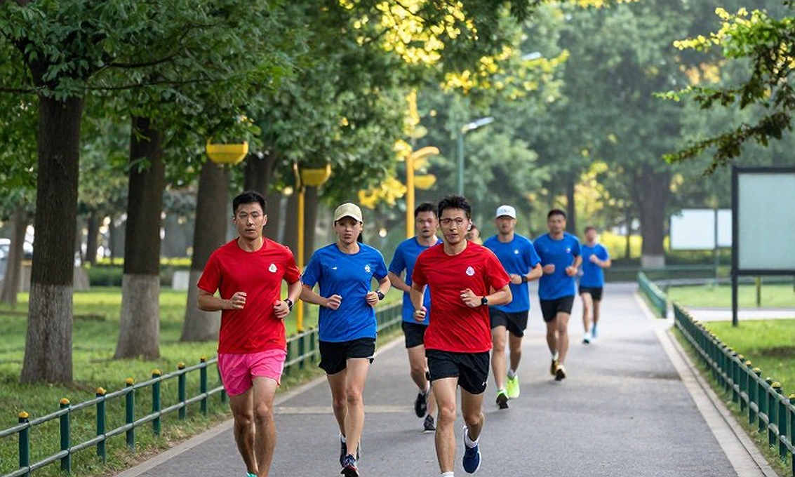Kẻ chậm chân mua niềm vui, kẻ nhanh chân mua tương lai: Bài học từ thị trường chuyển nhượng V-League Kẻ chậm chân mua niềm vui, kẻ nhanh chân mua tương lai: Bài học từ thị trường chuyển nhượng V-League
