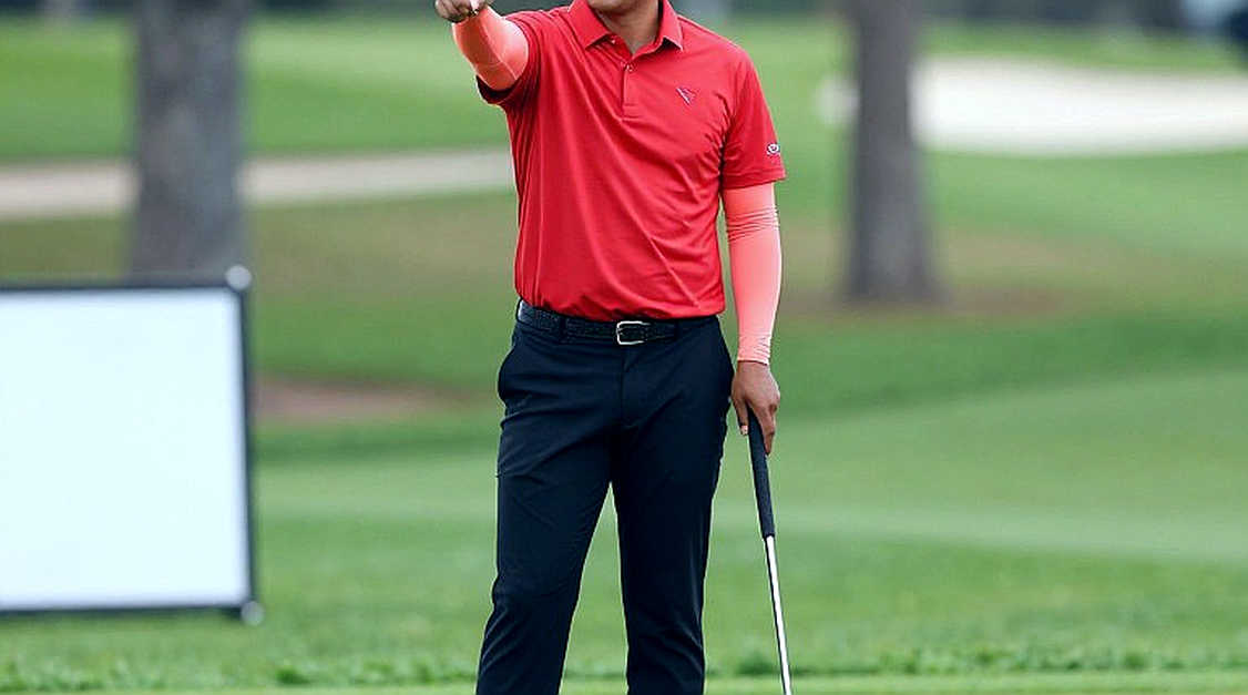 Rory McIlroy săn eagle ngoạn mục, tạo thế trận nghẹt thở trước vòng cuối BMW PGA Championship
