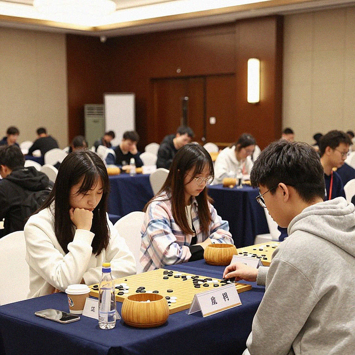 Carlsen trở lại, ngôi sao Ấn Độ tỏa sáng tại Global Chess League 2026