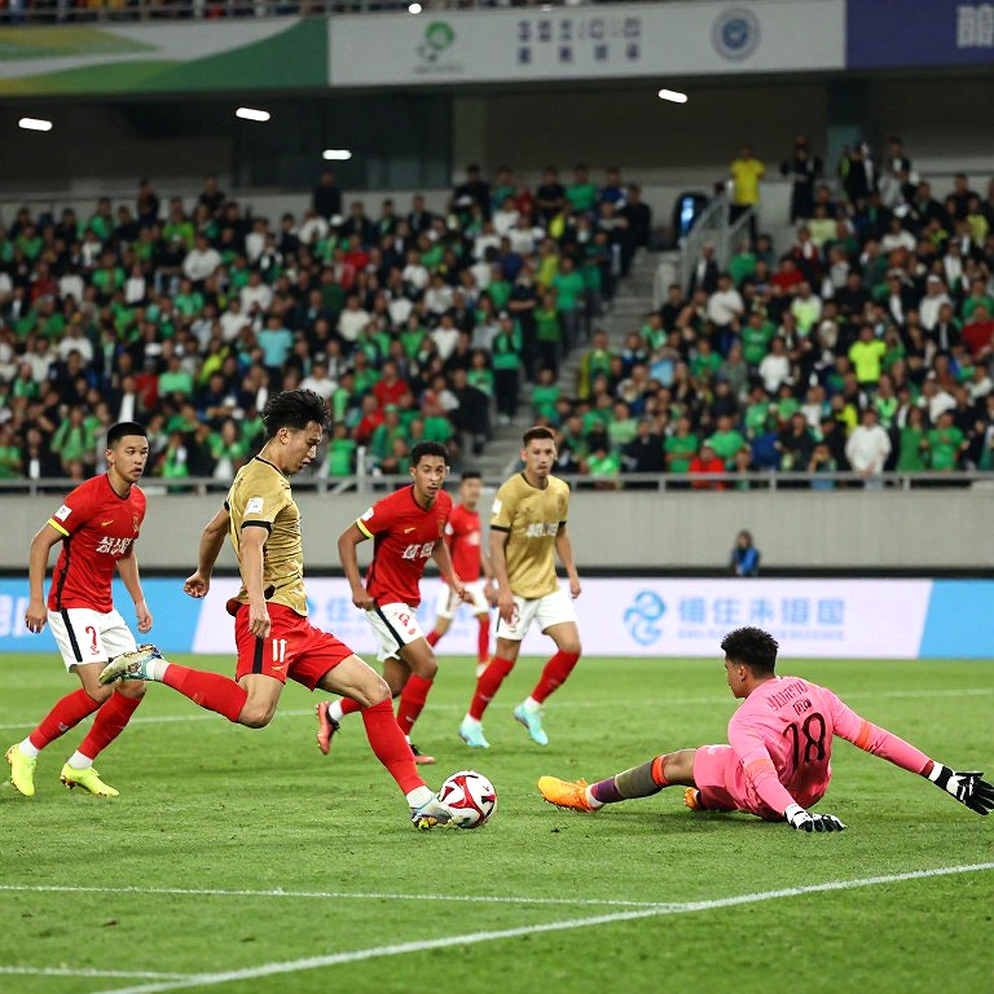 Persija Jakarta và chiến thắng thứ ba: Shin Tae-yong tự hạ nhiệt hào quang Persija Jakarta và chiến thắng thứ ba: Shin Tae-yong tự hạ nhiệt hào quang