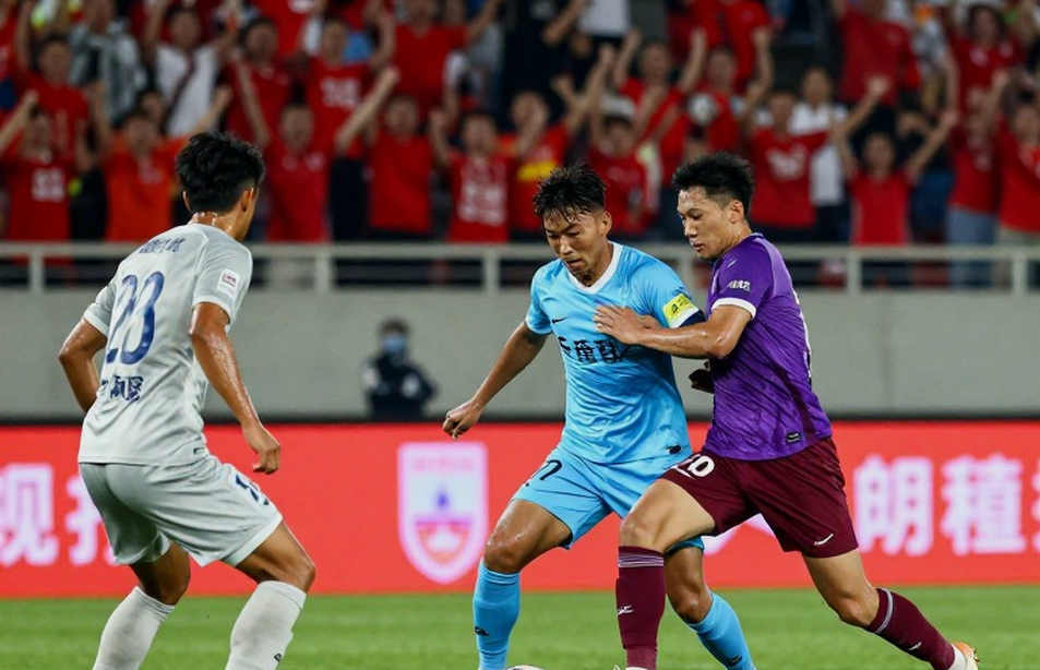 Vietnam Await Hoang Duc's Return as Thailand Recall Their Stars: The Midfield That Will Decide the Final Ticket Vietnam Await Hoang Duc's Return as Thailand Recall Their Stars: The Midfield That Will Decide the Final Ticket