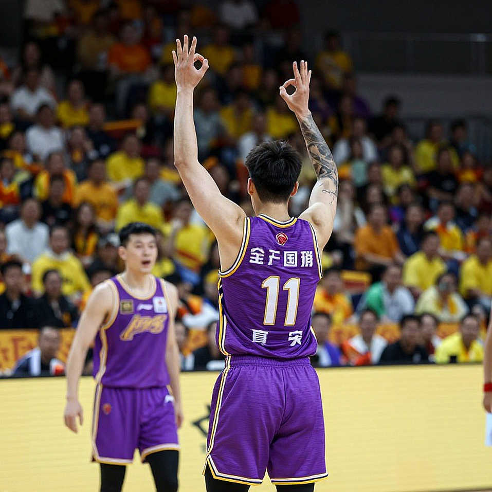 Giải mã vụ phạt 30 triệu USD: NBA thắt chặt trần lương, PBA 23 năm 'nhắm mắt làm ngơ'