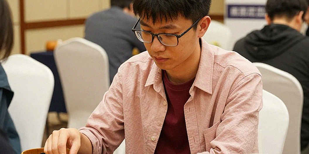 Olympiad cờ vua vòng 9: Gukesh thoát hiểm trong thế cờ đã thua, Ấn Độ vẫn còn cửa vàng nhưng không còn tự quyết