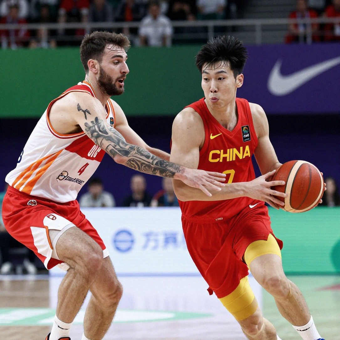 Việt Nam 4-2 Pakistan: Bàn thắng đến từ ghế dự bị, và một dấu hỏi nằm ngoài sân cỏ