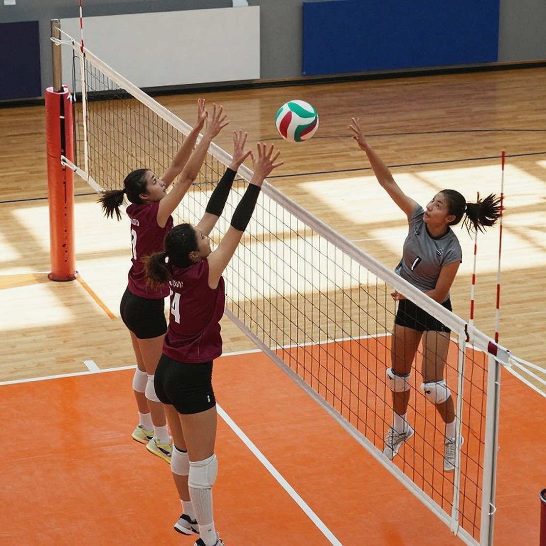 USA edge Canada 15-13 in the fifth set, Cuba take the last spot: a final decided after 216 points USA edge Canada 15-13 in the fifth set, Cuba take the last spot: a final decided after 216 points