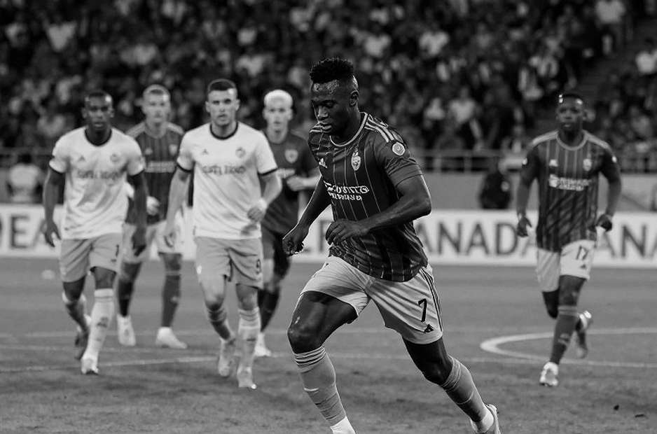Granit Xhaka và đêm rút lui khỏi tuyển Thụy Sĩ: Khi giấy tờ trở thành cầu thủ thứ mười hai Granit Xhaka và đêm rút lui khỏi tuyển Thụy Sĩ: Khi giấy tờ trở thành cầu thủ thứ mười hai
