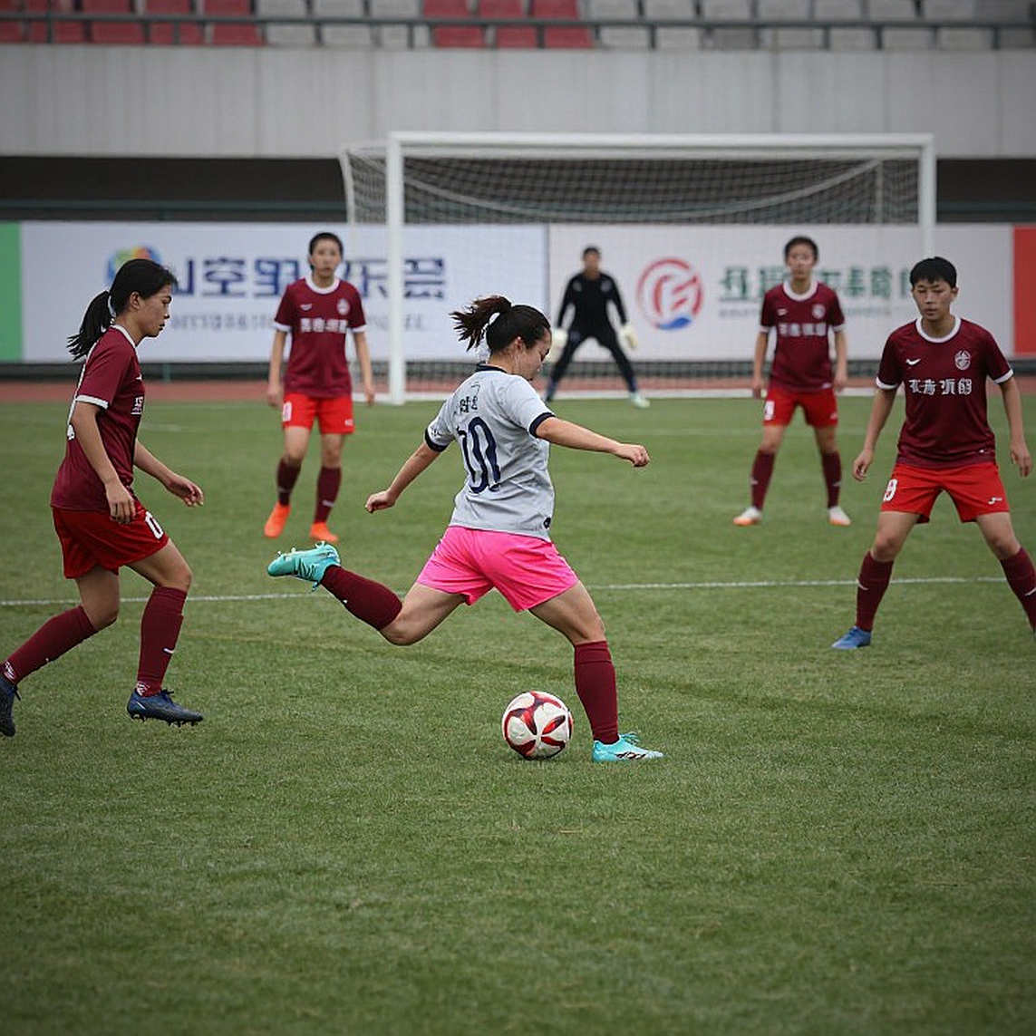 Án phạt 390.000 franc và tấm vé dự Asian Cup: Khi hồ sơ hộ tịch đắt hơn cả một hàng tiền vệ