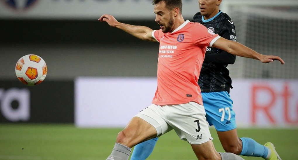 The "Foreign Star" Trap of the Transfer Window: Packaging Trust and Sending It Across Borders The "Foreign Star" Trap of the Transfer Window: Packaging Trust and Sending It Across Borders