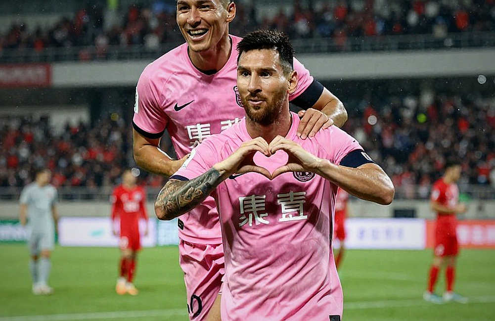 Singapore thua Indonesia 0-2: Khoảng trống giữa hai tuyến và một niềm tin chưa đủ lớn Singapore thua Indonesia 0-2: Khoảng trống giữa hai tuyến và một niềm tin chưa đủ lớn