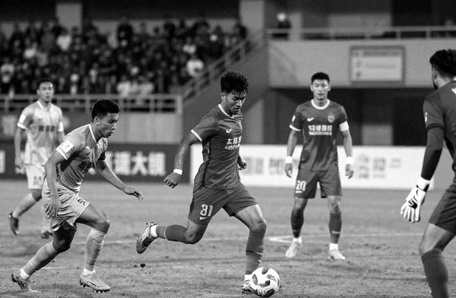 Mbappé, chiến dịch Quả bóng vàng và tiếng cười từ chính khán đài nhà Mbappé, chiến dịch Quả bóng vàng và tiếng cười từ chính khán đài nhà