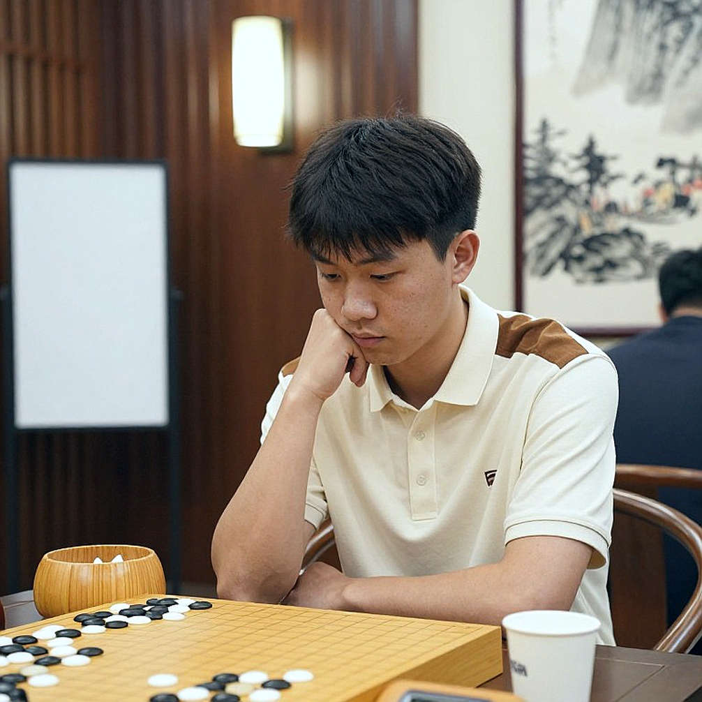 Giải vô địch cờ vua Mỹ: Woodward hạ Caruana, Lee nới khoảng cách — và một tiêu đề không khớp nội dung