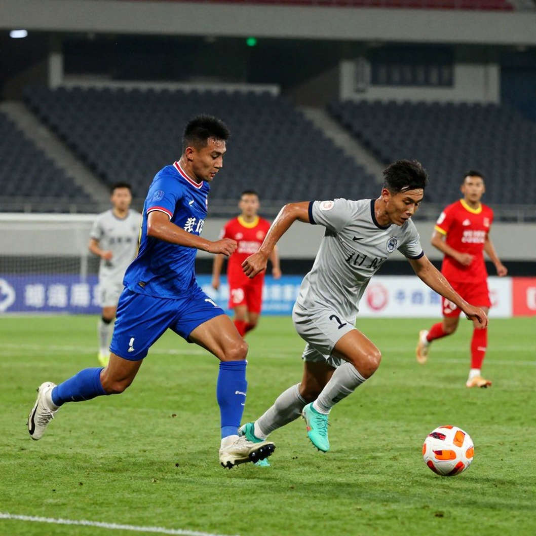 Kỳ chuyển nhượng V.League: Thương vụ không giấy tờ và khoảng trống dữ liệu