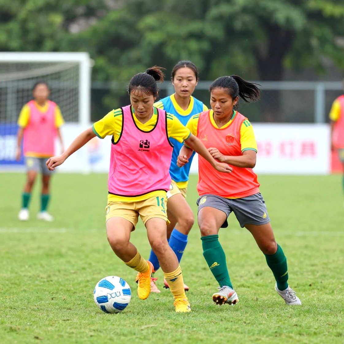 Audero và Paes: Cuộc đua găng tay Indonesia và những thước đo còn thiếu Audero và Paes: Cuộc đua găng tay Indonesia và những thước đo còn thiếu